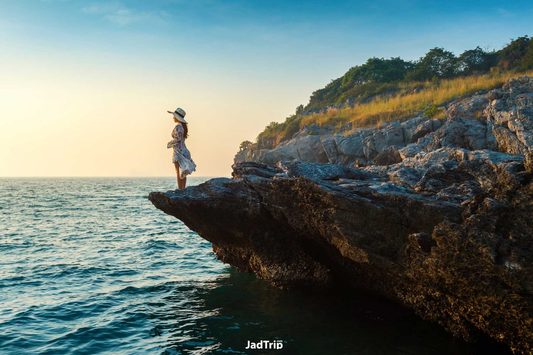 เกาะสีชัง ชลบุรี_jadtrip.jpg