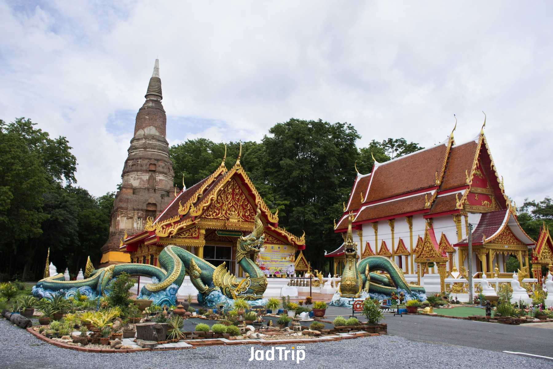 วัดพระแก้ว วัดชัยนาท (1)_jadtrip.jpg
