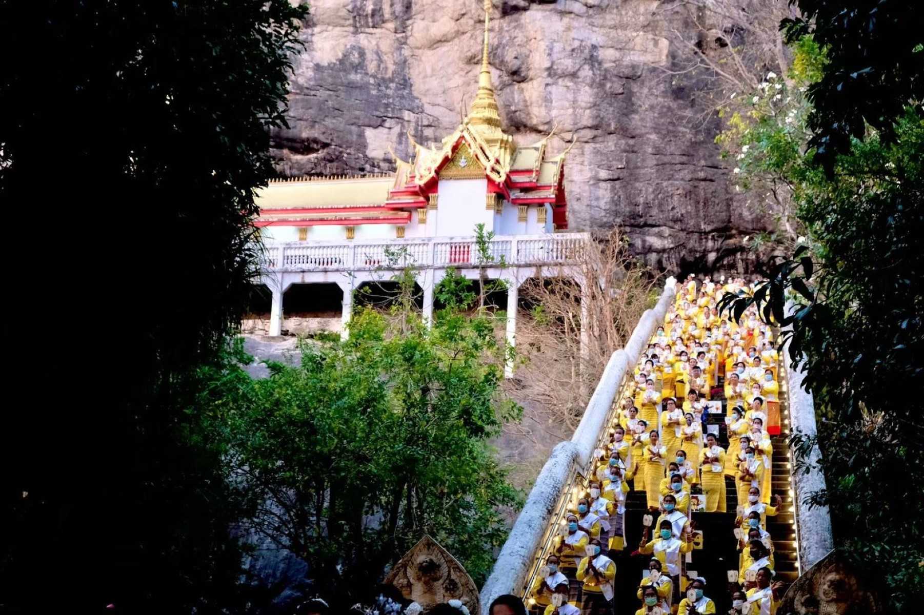 วัดพระพุทธฉาย สระบุรี_jadtrip (1).jpg