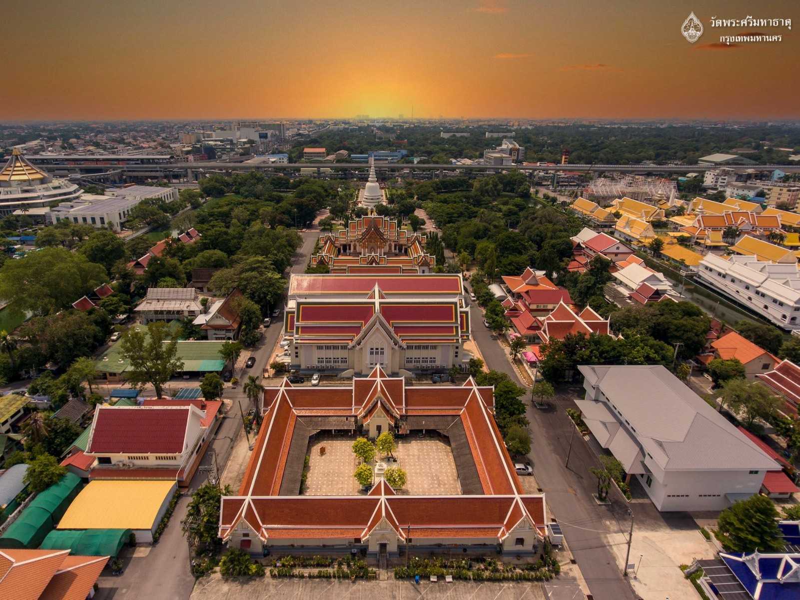 วัดพระศรีมหาธาตุวรมหาวิหาร_jadtrip.jpg