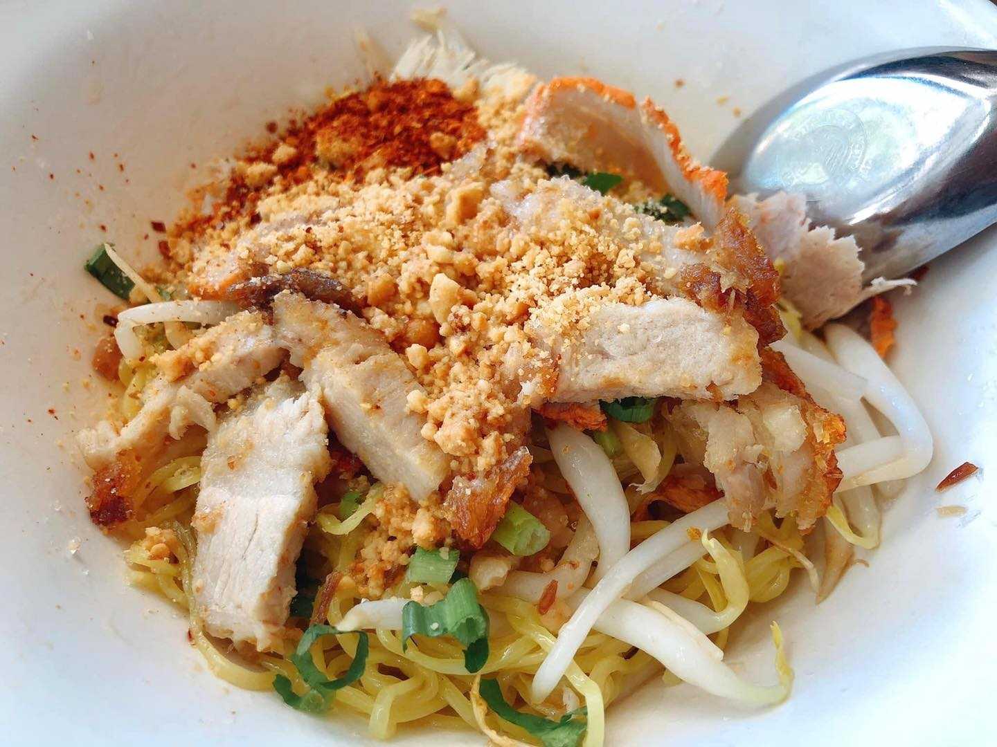 ก๋วยเตี๋ยวนายย้ง2.jpg