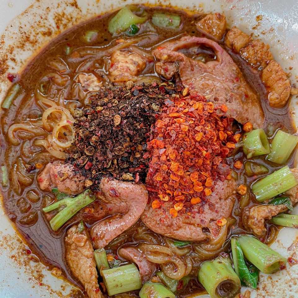 ก๋วยเตี๋ยวเรือท่าพันท้าย (1).jpg