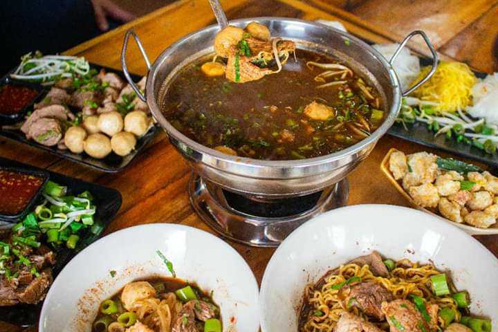 ก๋วยเตี๋ยวเรือถูกปาก สาขาเดชอุดม6.jpg