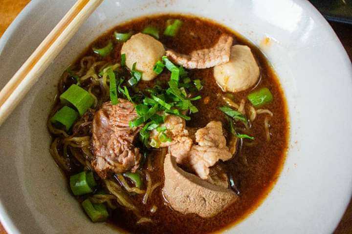 ก๋วยเตี๋ยวเรือถูกปาก สาขาเดชอุดม5.jpg