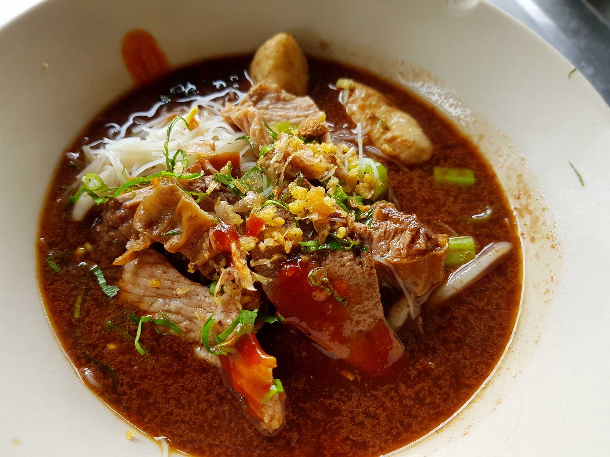 ก๋วยเตี๋ยวเรือต่อคิว3.jpg