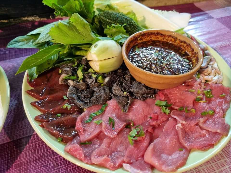 ก๋วยเตี๋ยวเรือลวกปากริมคลอง & หมูกะทะ อยุธยา.jpg