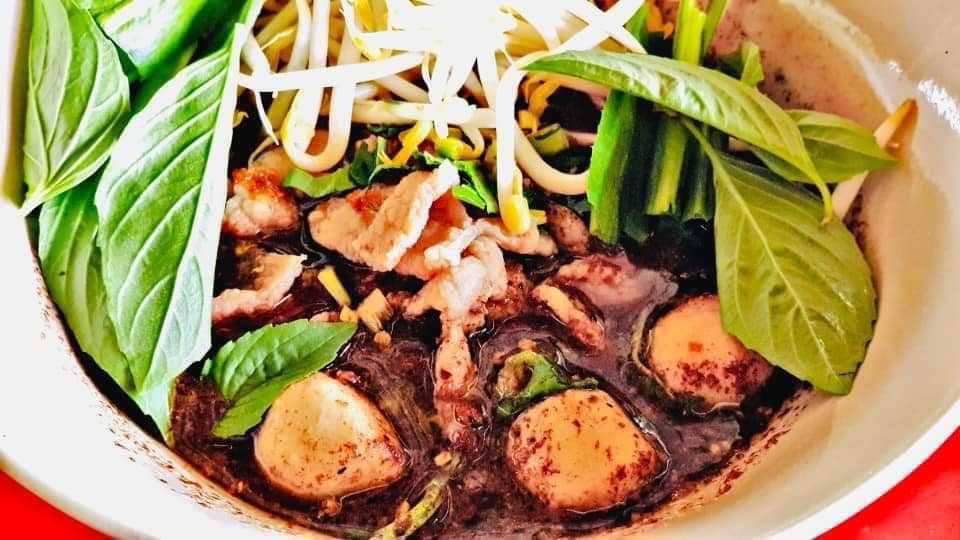 ก๋วยเตี๋ยวเรือพุงโต..ซอยมิสทีน.jpg