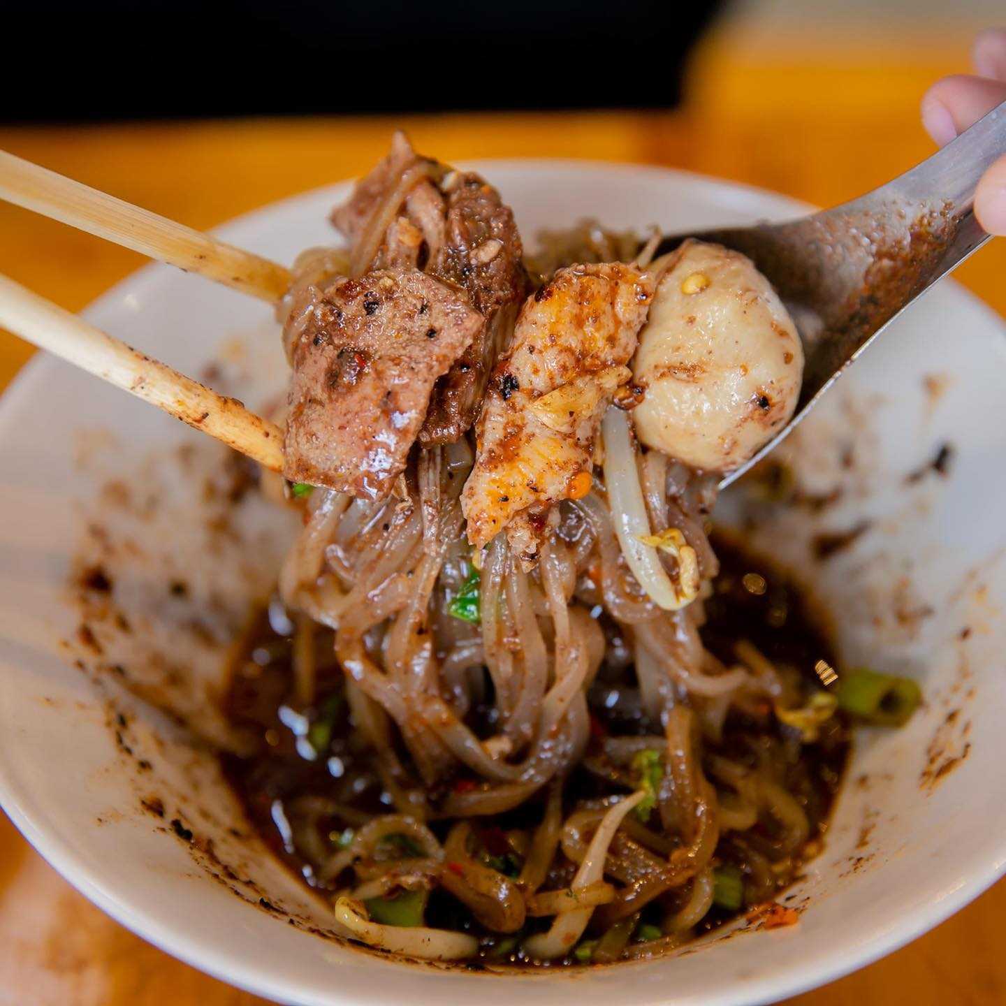 เตี๋ยวเรือติดมัน ปทุมธานี 2.jpg