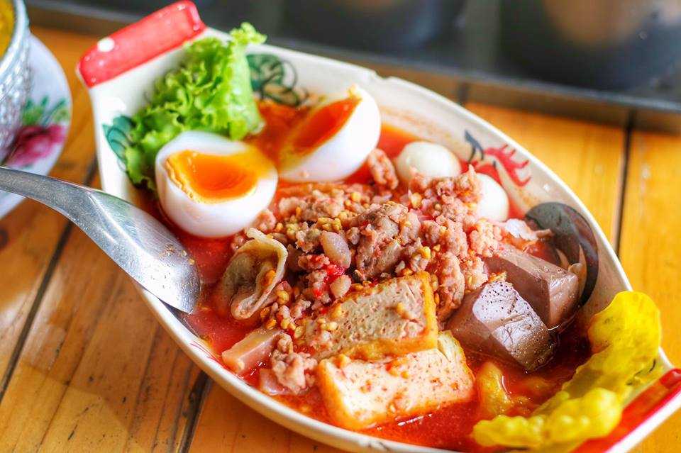ร้านเตี๋ยวเหนือน้ำ แยกสันติสุขปทุมธานี2.jpg