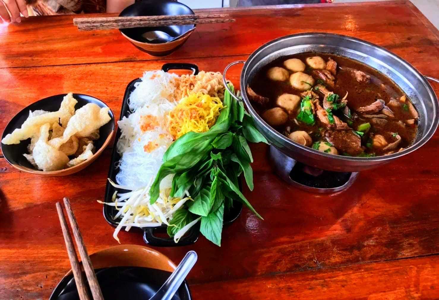 ก๋วยเตี๋ยวเรือหัว ร.2.jpg