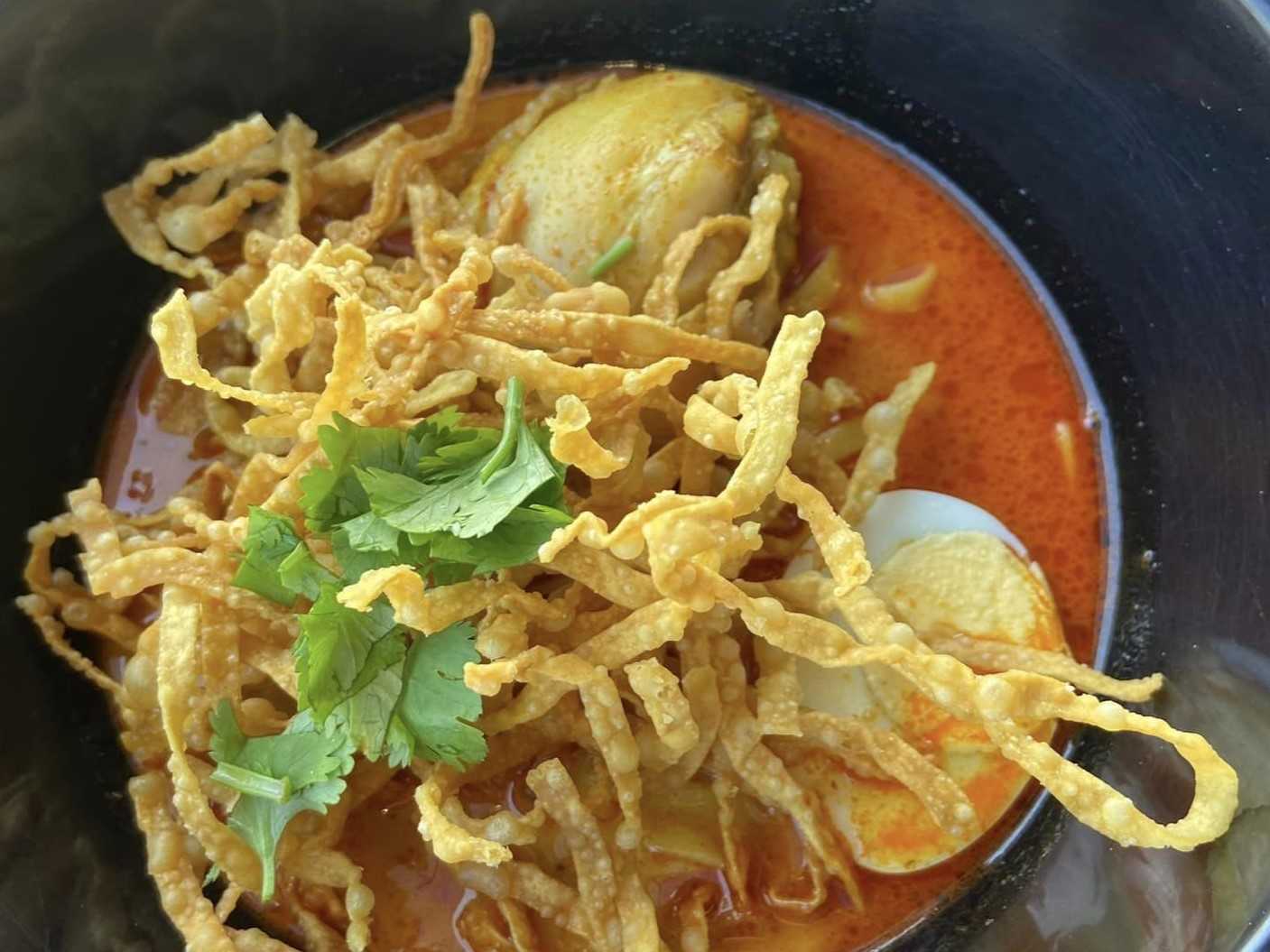 บ้านนาปทุม ก๋วยเตี๋ยวเนื้อตุ๋น หมูตุ๋น ข้าวซอย ขนมจีนน้ำเงี้ยว 2.jpg