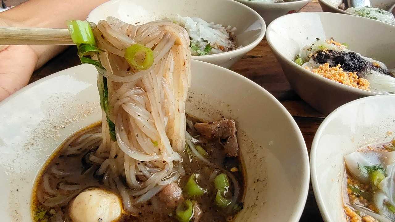 ก๋วยเตี๋ยวเรือ ป.ประทีป สาขานานาเพลส jadtrip (19).jpg