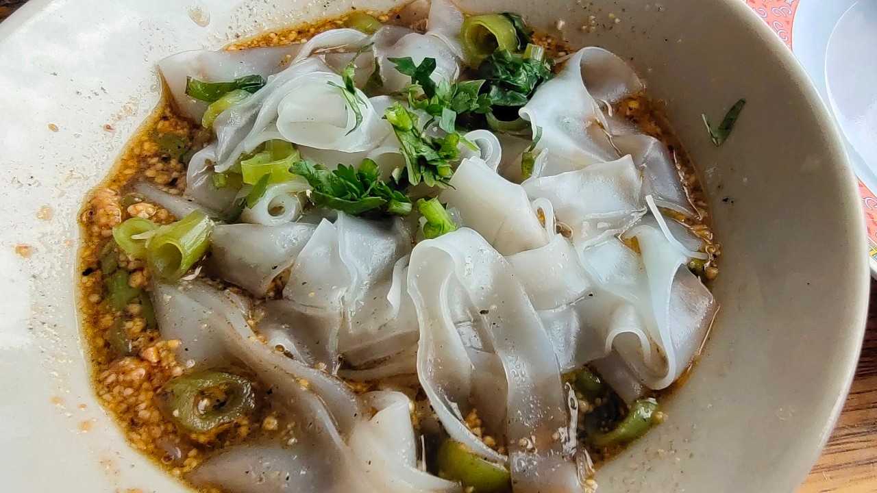 ก๋วยเตี๋ยวเรือ ป.ประทีป สาขานานาเพลส jadtrip (16).jpg