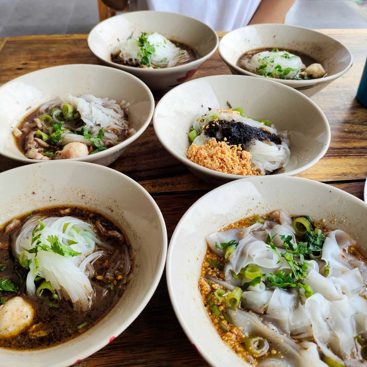 ก๋วยเตี๋ยวเรือ ป.ประทีป สาขานานาเพลส jadtrip (8).jpg