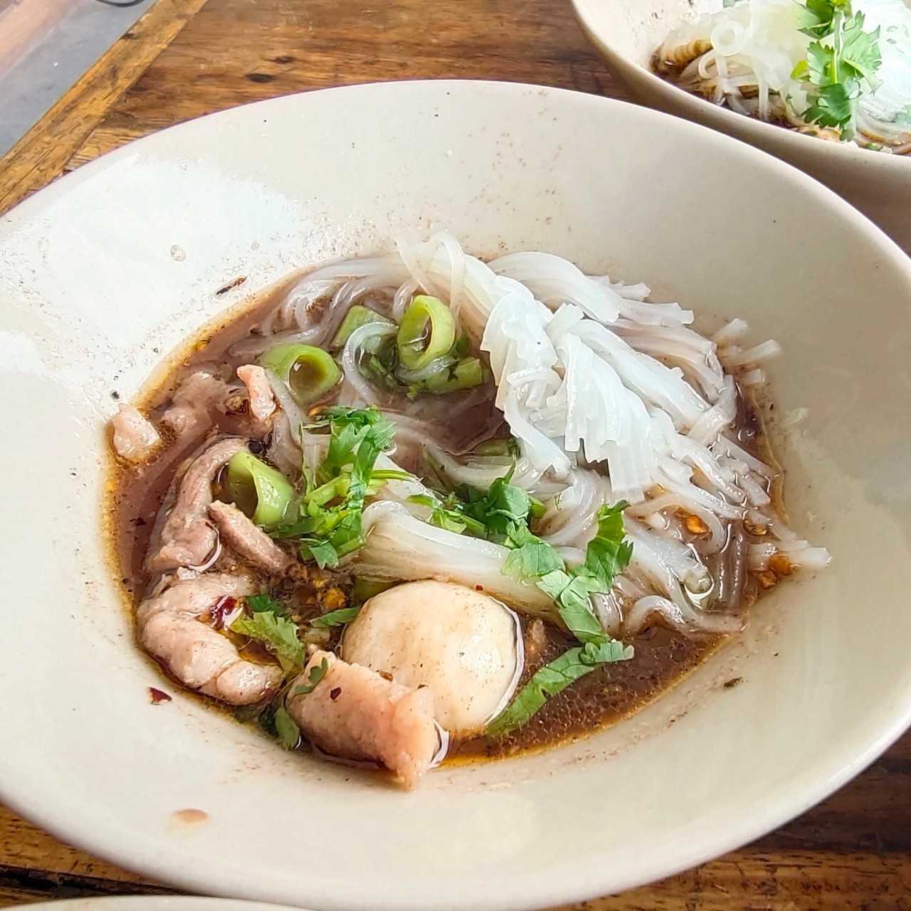 ก๋วยเตี๋ยวเรือ ป.ประทีป สาขานานาเพลส jadtrip (13).jpg