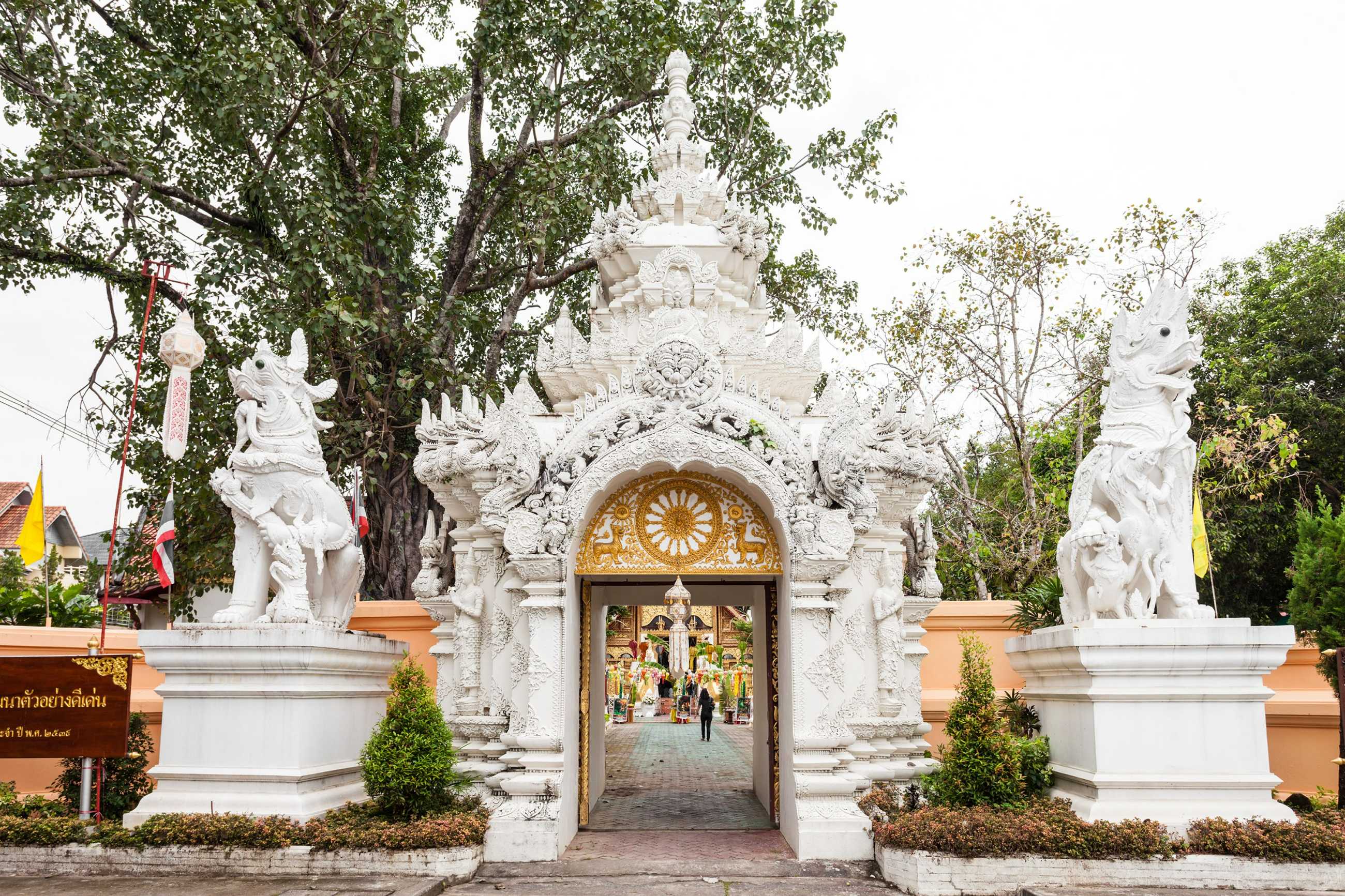 wat-phra-singh-is-buddhist-temple-located-chiang-rai-northern-thailand_แปลงไฟล์.jpg