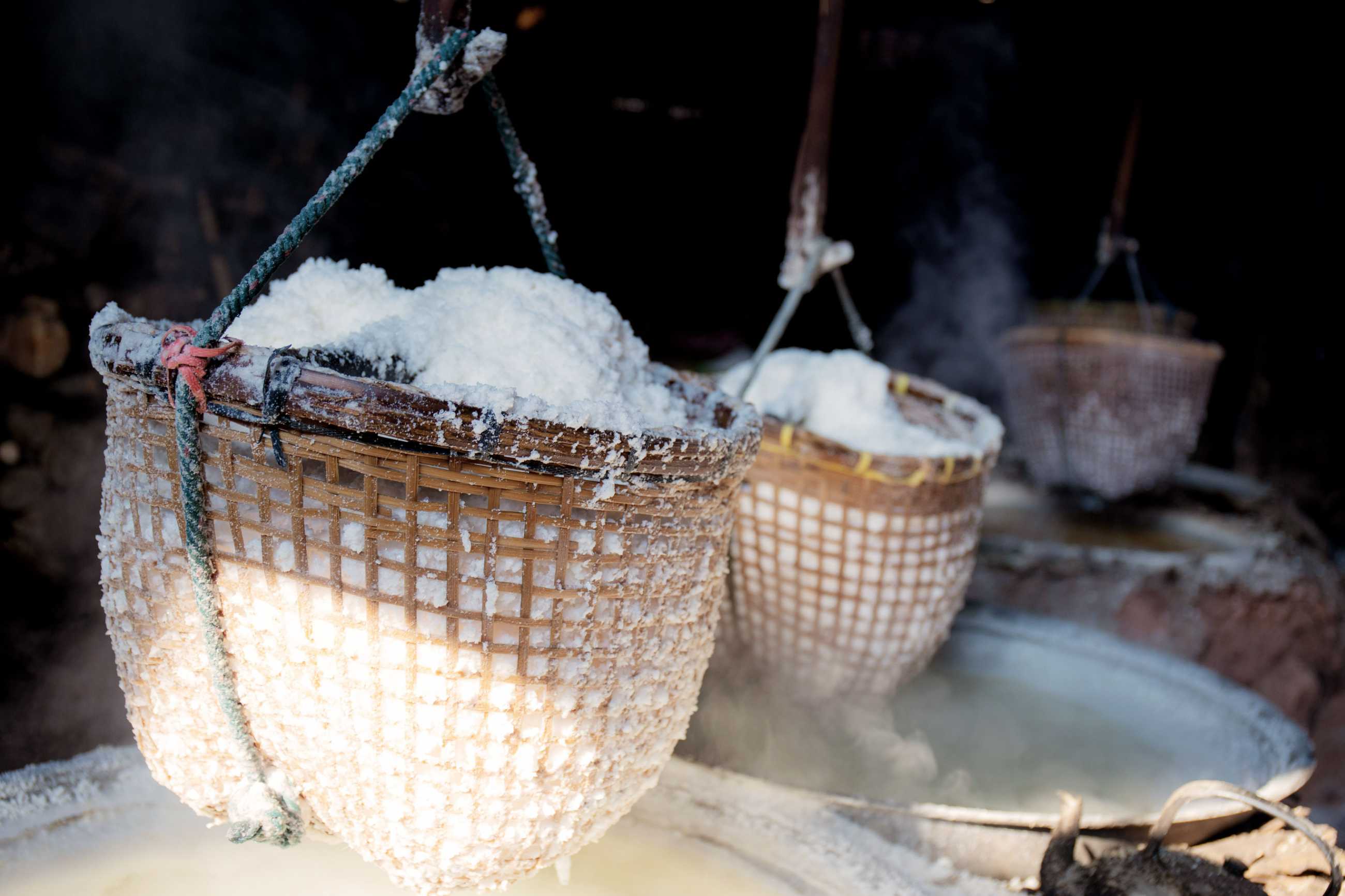 basket-salt-hanging-home_jadtrip.com.jpg