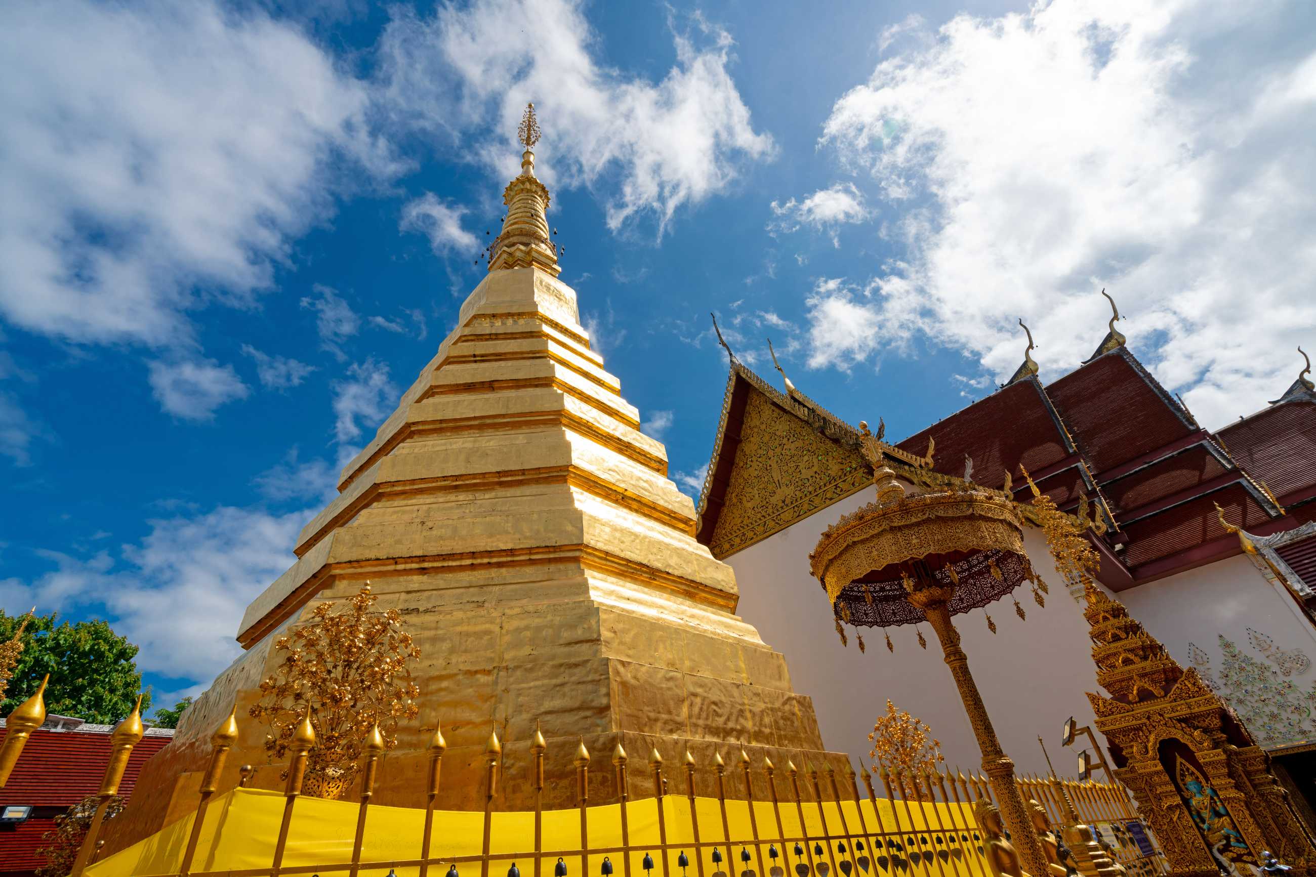 golden-pagoda-wat-phra-that-cho-hae-temple-phrae-thailand-religious-sacred-ancie.jpg