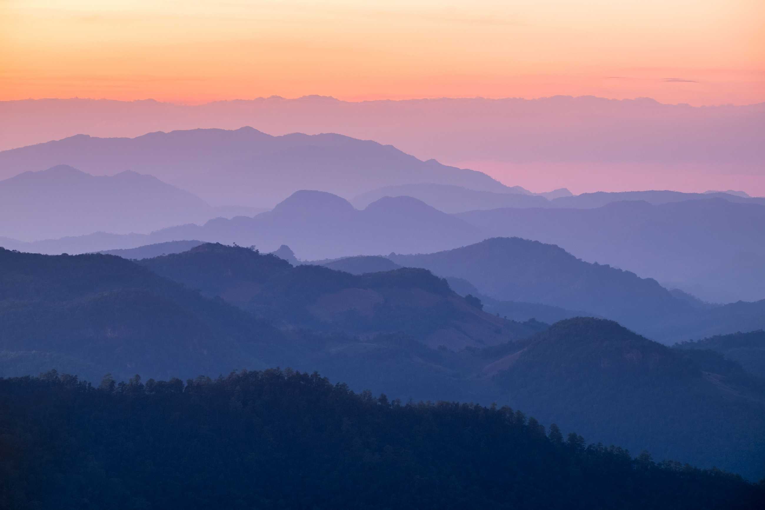 layer-mountain-colorful-sunset_jadtrip.com.jpg