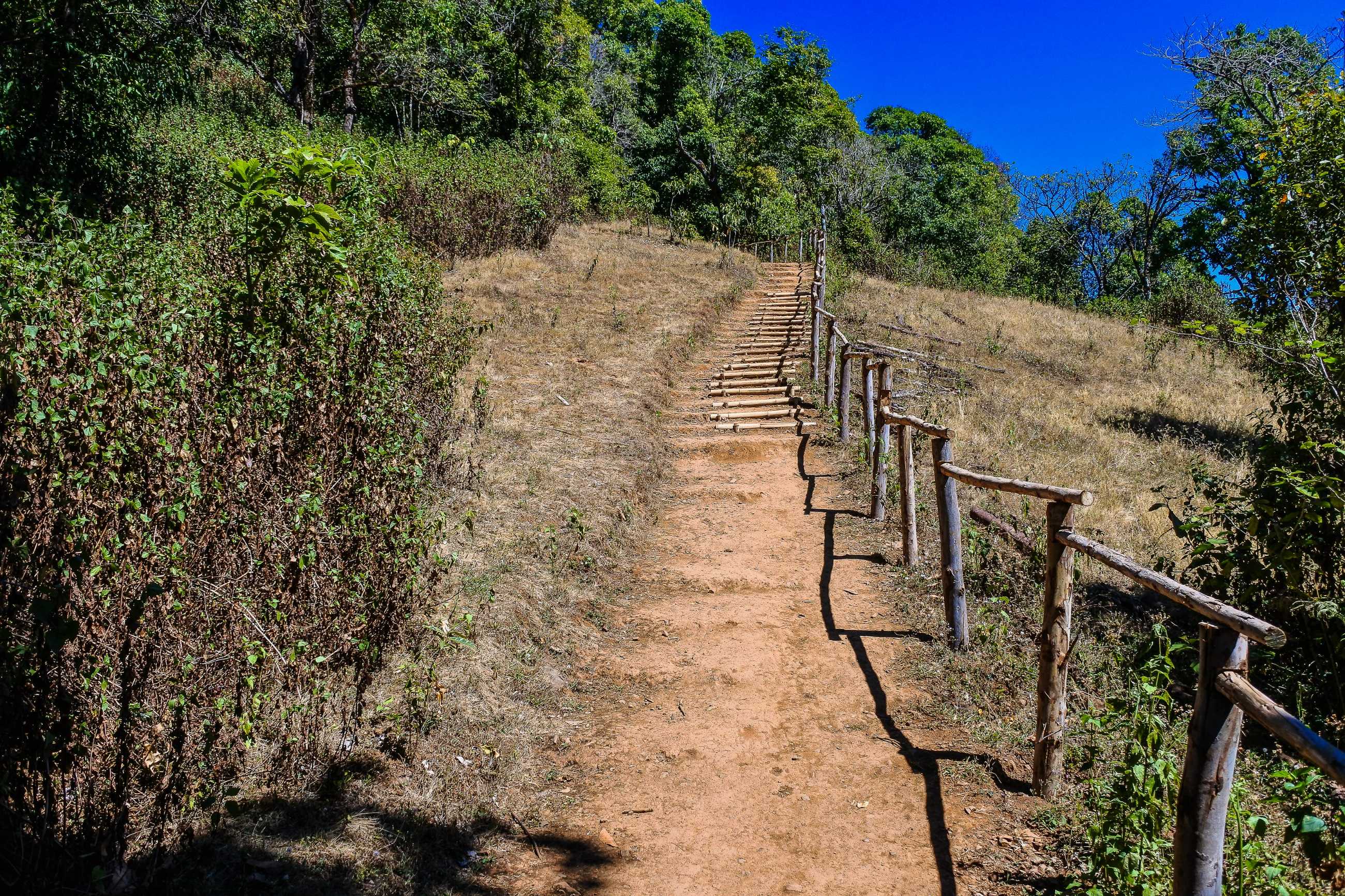doi-pui-ko-moutain-view-point-mae-hong-son-thailand (3)_jadtrip.com.jpg