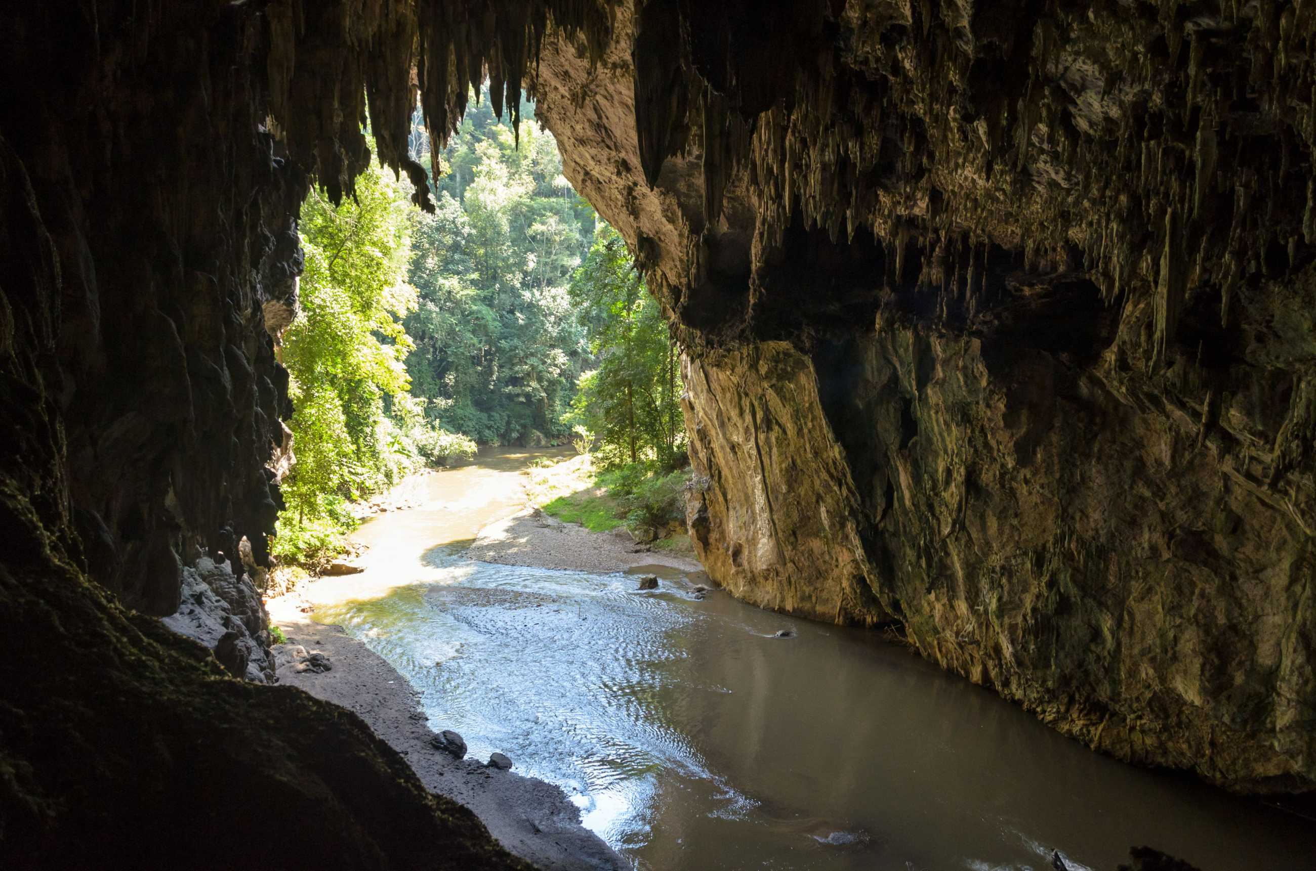 one-side-entrance-cave-with-stalagmite-stalactite-tham-lod-national-park-mae-hon.jpg