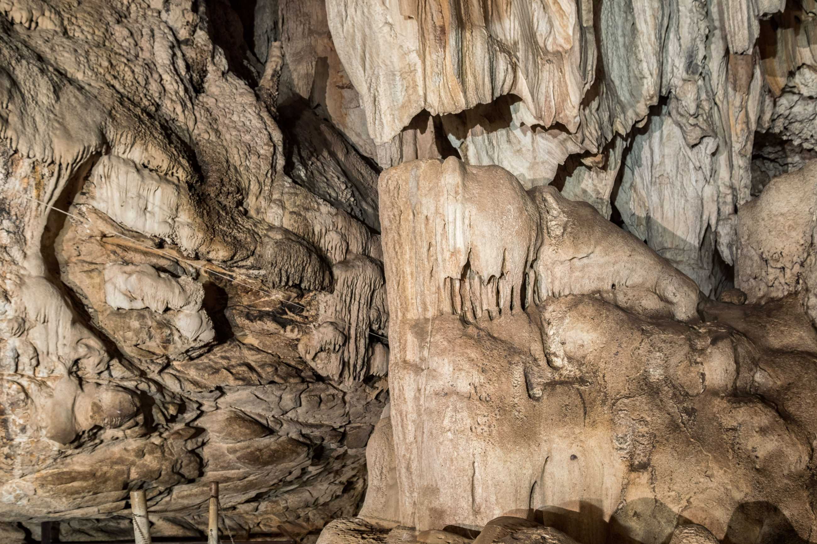 cave-lod-stone-stalactite-stalagmite-shape-elephant-pang-mapha-mae-hong-son-thai.jpg