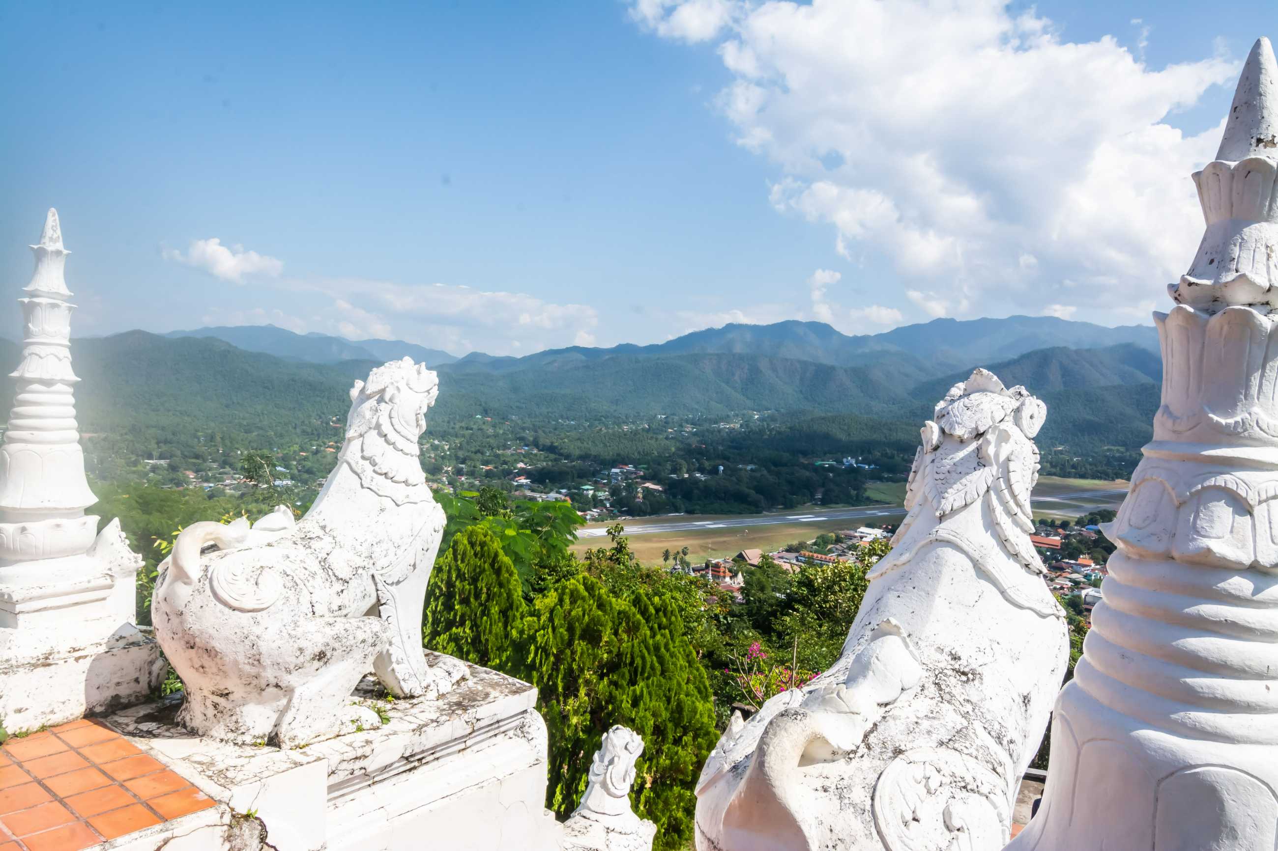 wat-phra-that-doi-kong-mu-this-is-one-most-popular-landmark-tourist-attractions-.jpg