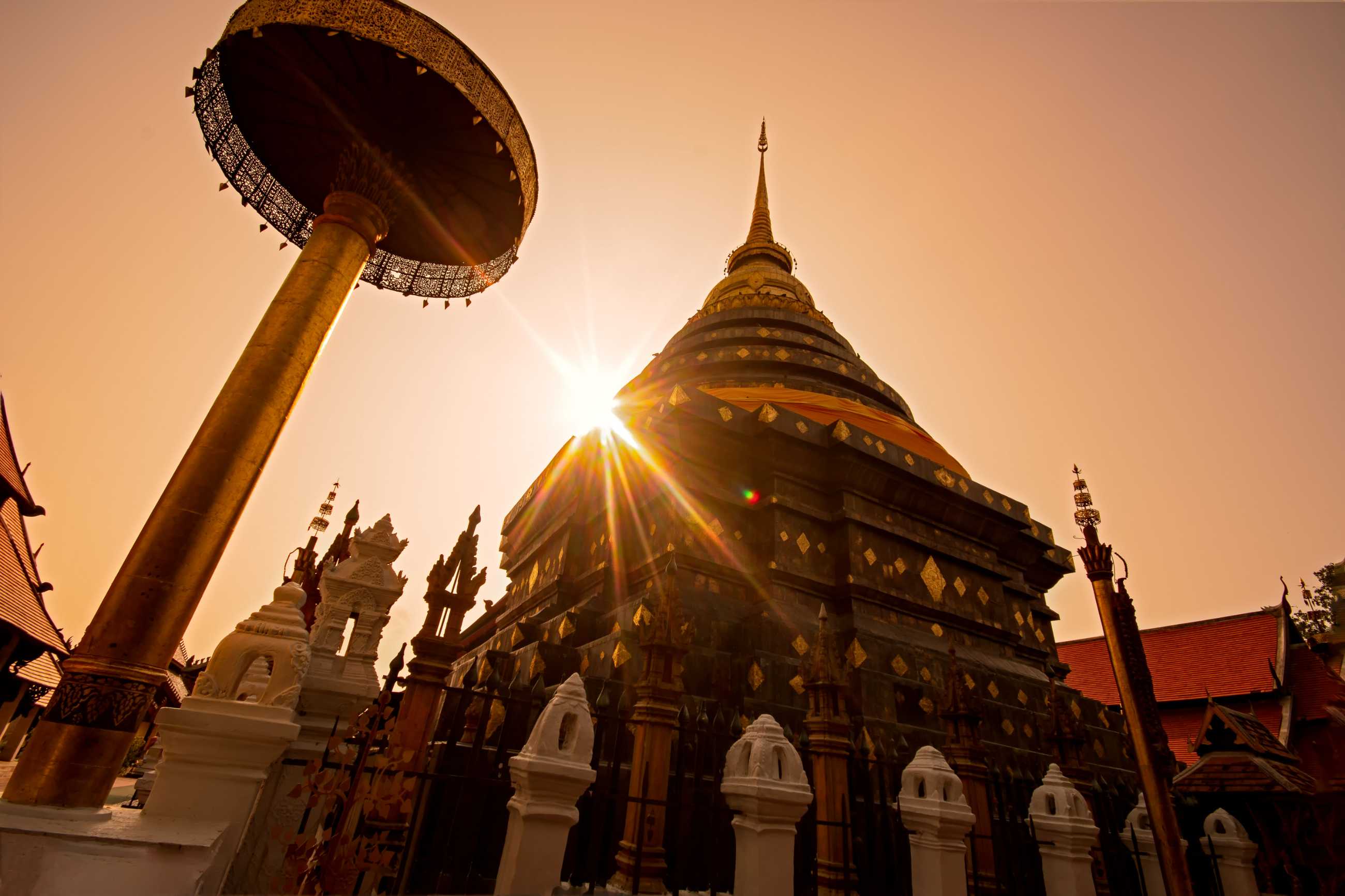 wat-phra-that-lampang-luang-lampang-lampang-province (1)_jadtrip.com.jpg