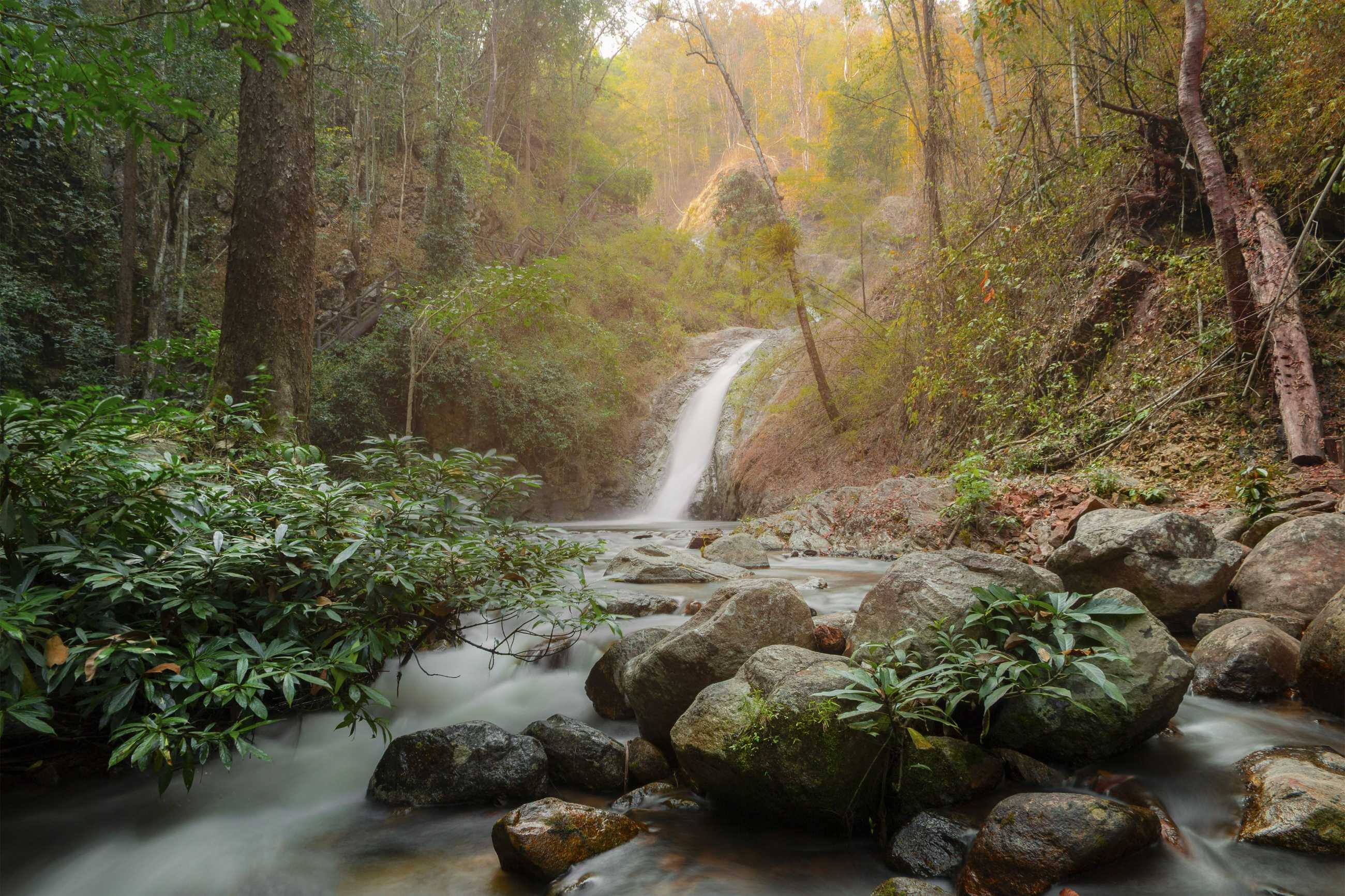 chae-son-waterfall-chae-son-nation-park-lampang-thailand_jadtrip.com.jpg