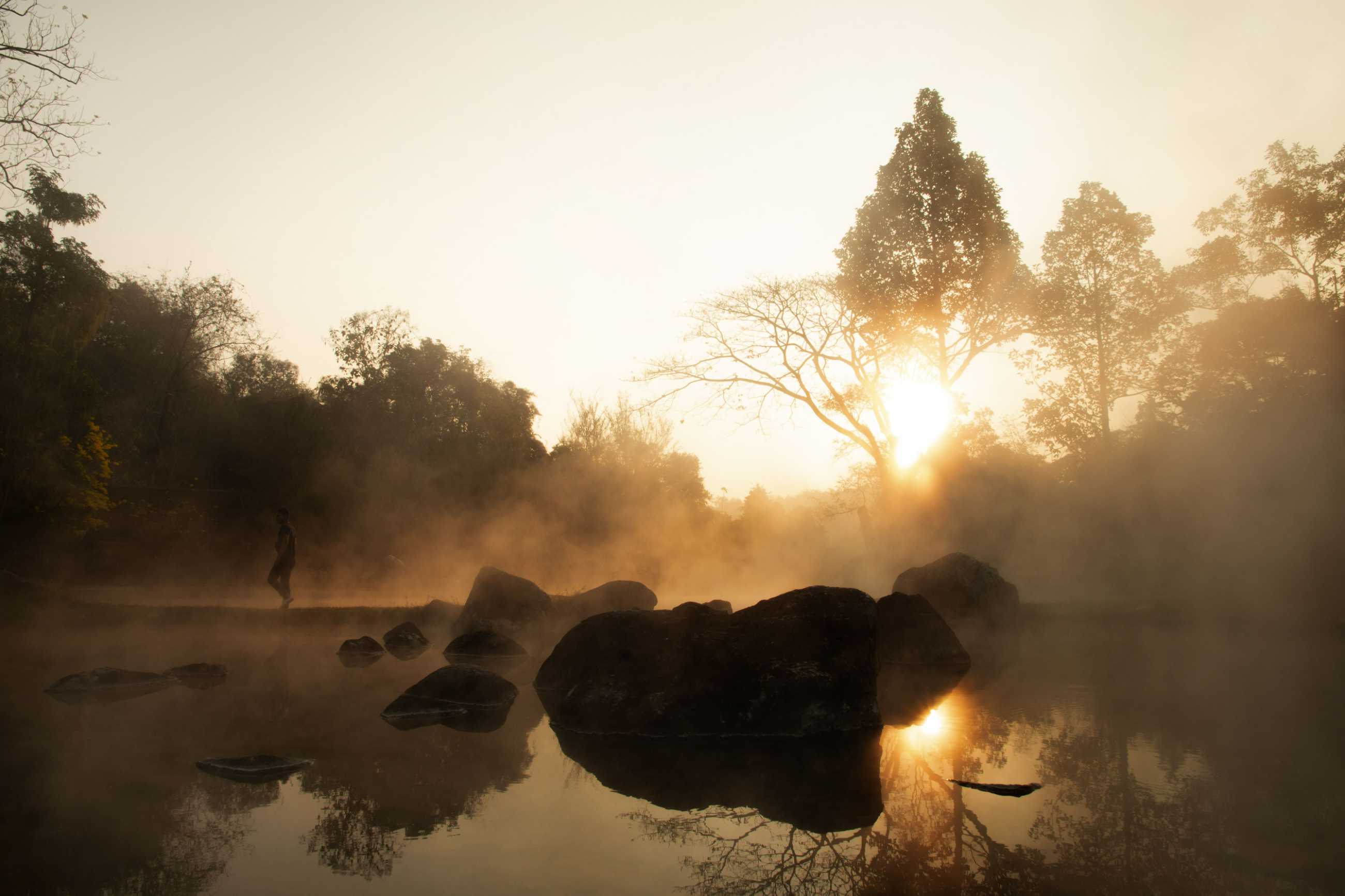 hot-springs-chae-son-nation-park-lampang-thailand-natural-mineral-water_jadtrip.com.jpg