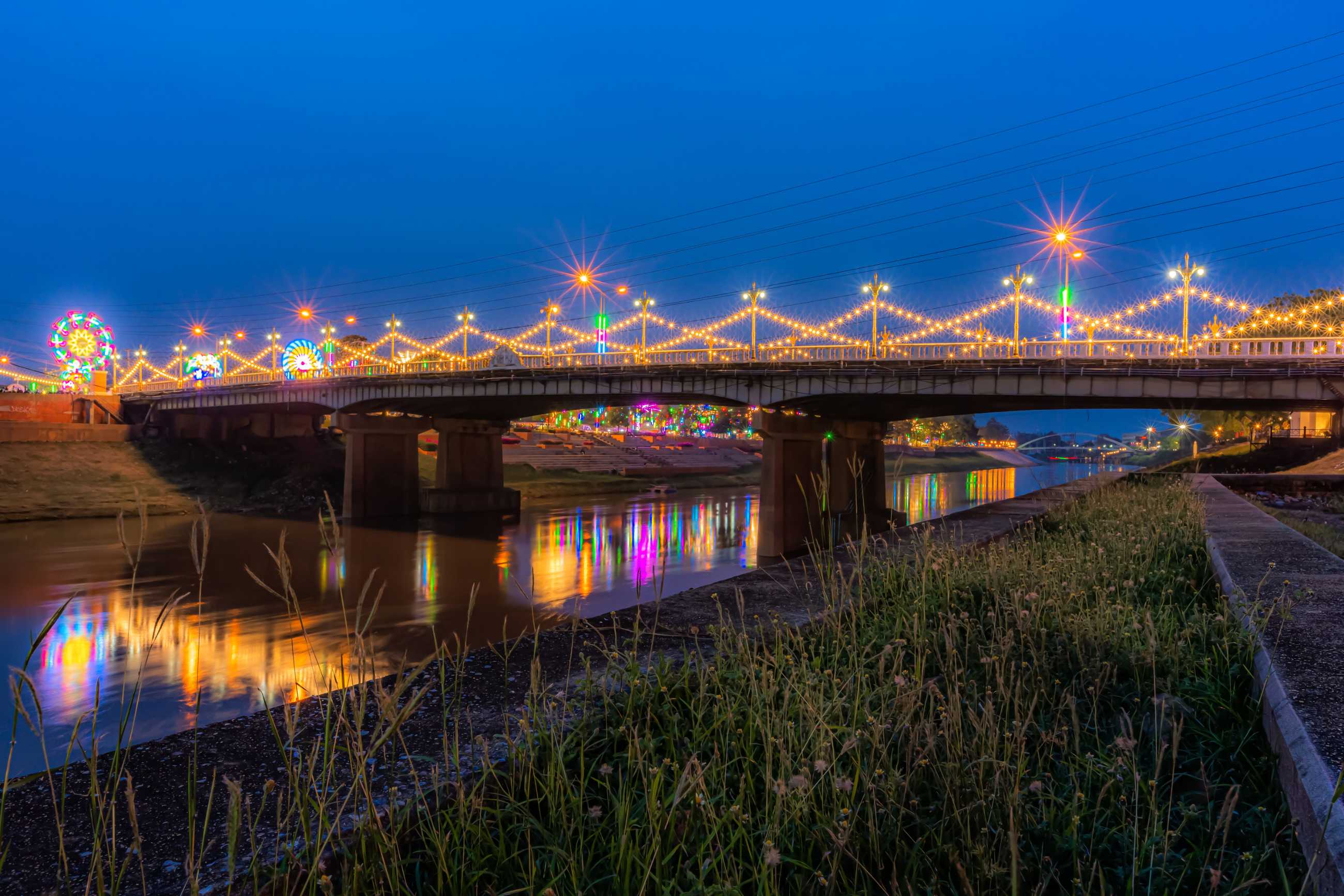 beautiful-light-nan-river-night-bridge-naresuan-bridge-road-realm-naresuan-great.jpg