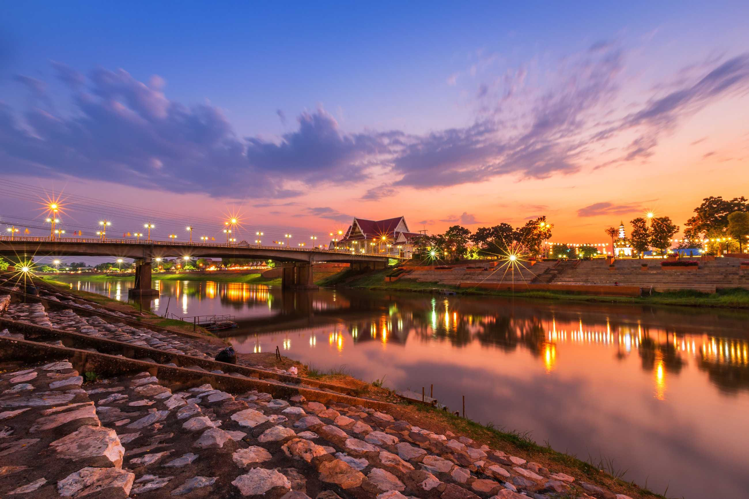 natural-evening-view-nan-river-naresuan-bridge-park_jadtrip.com.jpg