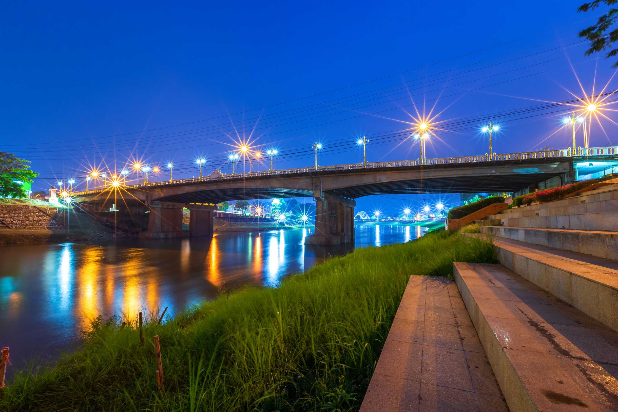 light-nan-river-night-bridge-naresuan-bridge-phitsanulok-city-thailand_jadtrip.com.jpg