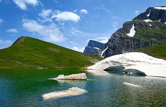 s_1098390254_lakes-tymfidragonlake_555x360.jpg